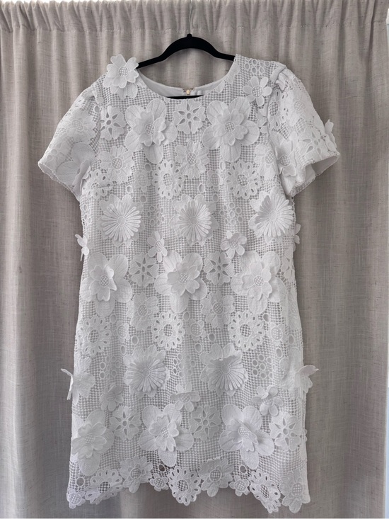 Lilly Pulitzer Dresses & Skirts - Lilly Pulitzer White 3D Floral Crochet Dress